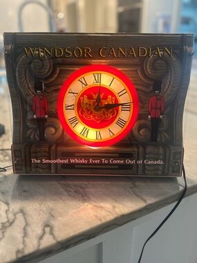 Vintage 60’s Windsor Canadian Whiskey Light Up Promotional Advertising Bar Clock
